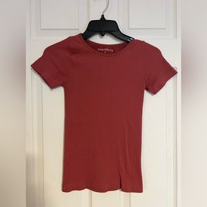 Rust colored ribbed t shirt